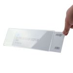 ⁦ClearView: حامل بطاقات تعريف مكتبي من الأكريليك – سلسلة “MIRA”⁩ - الصورة ⁦2⁩