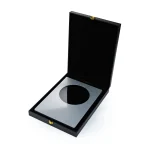 ⁦دروع تكريم ألمنيوم مقاس A4 مع لوحة دائرية ملوّنة وقاعدة عرض⁩ - الصورة ⁦10⁩