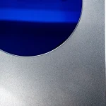 ⁦دروع تكريم ألمنيوم مقاس A4 مع لوحة دائرية ملوّنة وقاعدة عرض⁩ - الصورة ⁦6⁩