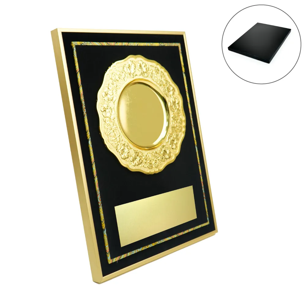 Award-Plaque-with-Gold-Plate-WPL-A3G-BLK-Main.webp درع تكريم ألمنيوم مقاس A3 مع قاعدة عرض ولوحة ذهبية داخل علبة فاخرة - الصورة 1