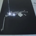 ⁦ماكينة وسم ليزر CO2 بقدرة 35 واط مع طاولة وكمبيوتر⁩ - الصورة ⁦2⁩