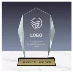 ⁦كريستال اوارد مع أسود باسي في وودين بوكس⁩ - الصورة ⁦2⁩