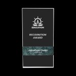 ⁦ريكتانجلي ماربلي و كريستال اواردس مع جيفت بوكس⁩ - الصورة ⁦2⁩