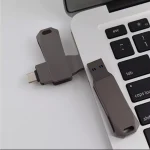 ⁦فلاش OTG دوّار (Swivel) بلون Gunmetal سعة 64GB USB 3.0 مع Type-C⁩ - الصورة ⁦8⁩