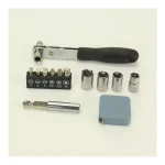 ⁦طقم أدوات مفك بسقاطة ومفتاح ربط صغير 13 قطعة داخل صندوق بامبو مع قفل فضي⁩ - الصورة ⁦4⁩