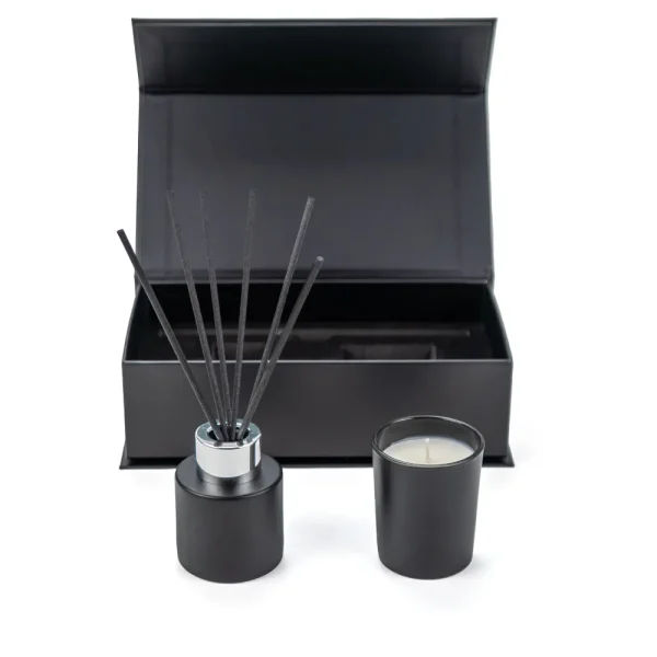 Candle and Diffuser Gift Set Outside View